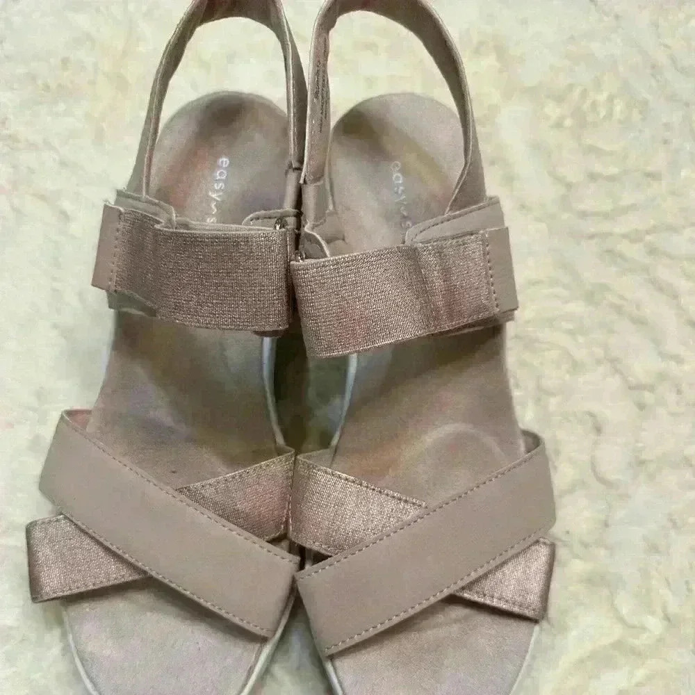 Women Pink Sandal Size 7.5‎